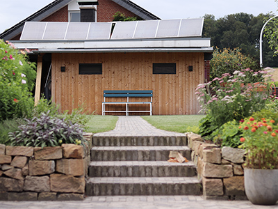 Professionelle Pflasterarbeiten für Treppen und Wege von Bertram Gartengestaltung